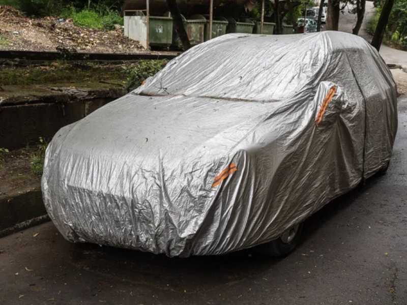 Zaštitite svoj automobil od tuče zaštitnom navlakom za auto protiv tuče.